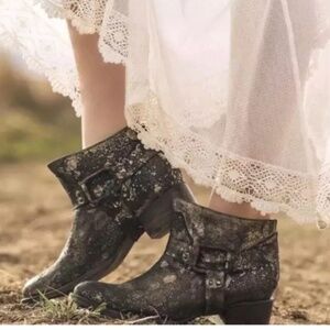 Freebird by Steven Phlow Metallic Harness Strap Ankle Boots – Size 10M